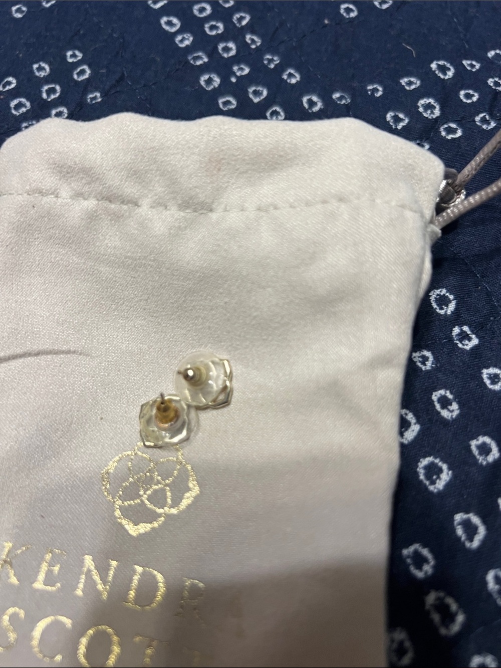 Kendra Scott gold dirt stud earrings - Picture 2 of 3
